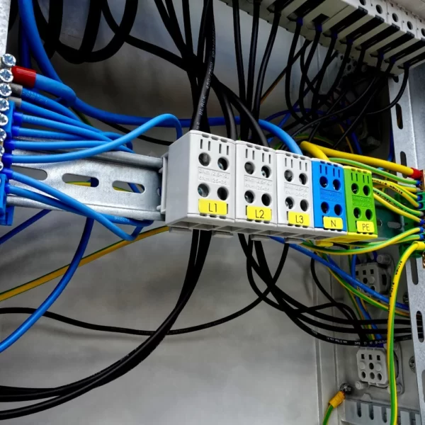 Rozdzielnica na stojaku OS-S/FI SET 2x32A 1x16A 8x230V gniazda Mennekes zabezpieczenia SIEMENS 6894 - obrazek 9